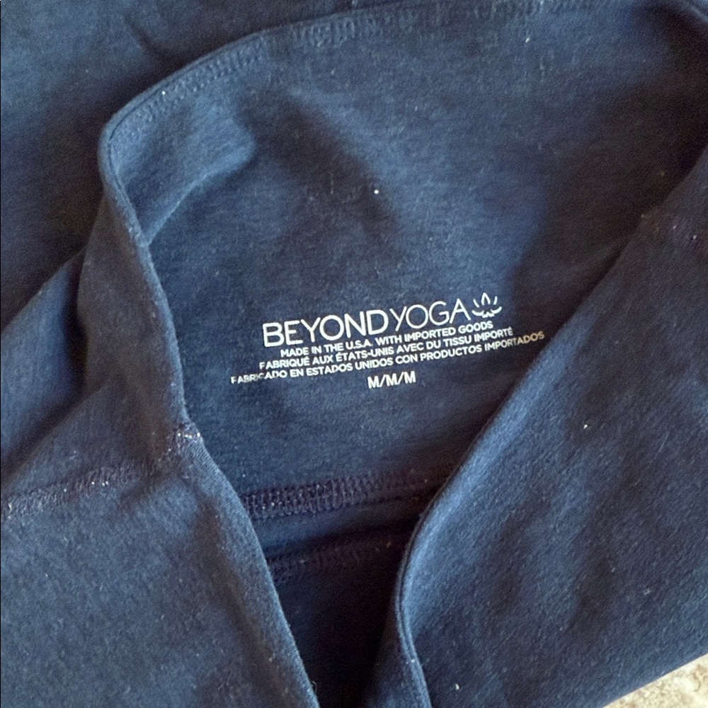 Beyond Yoga work out set - Picture 7 of 7